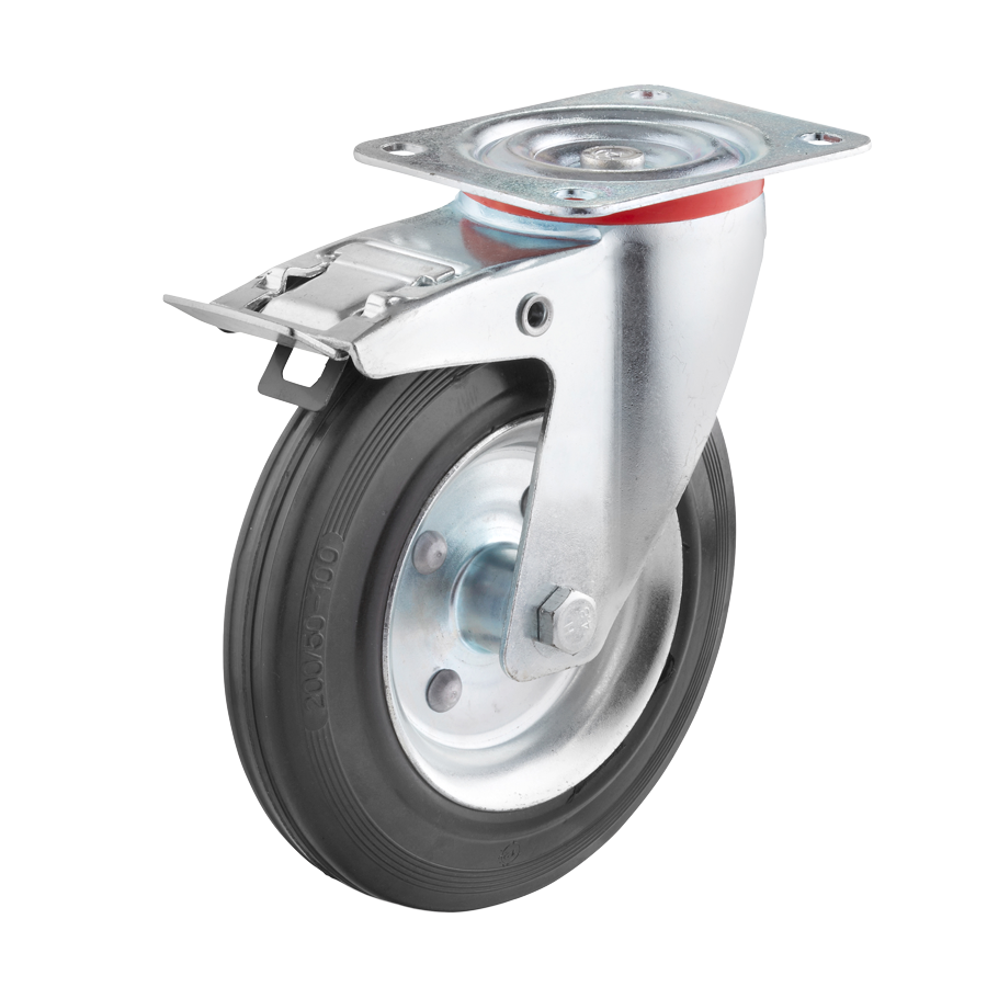Drehbares Lenkrad mit Metallbügel und Bremshebel vor weißem Hintergrund.